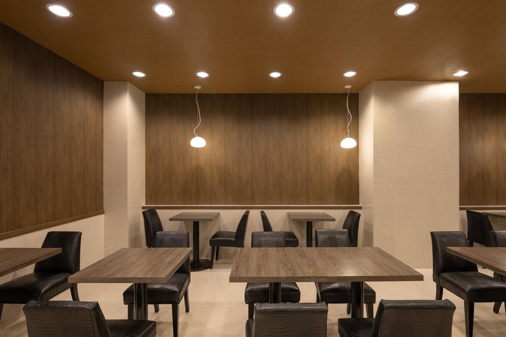 Kindness Hotel - Tainan Minsheng Buitenkant foto