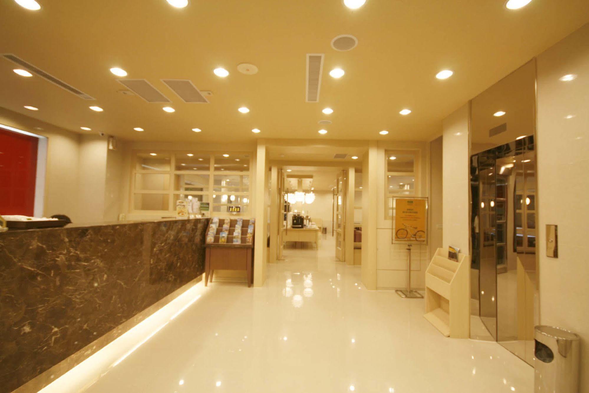 Kindness Hotel - Tainan Minsheng Buitenkant foto